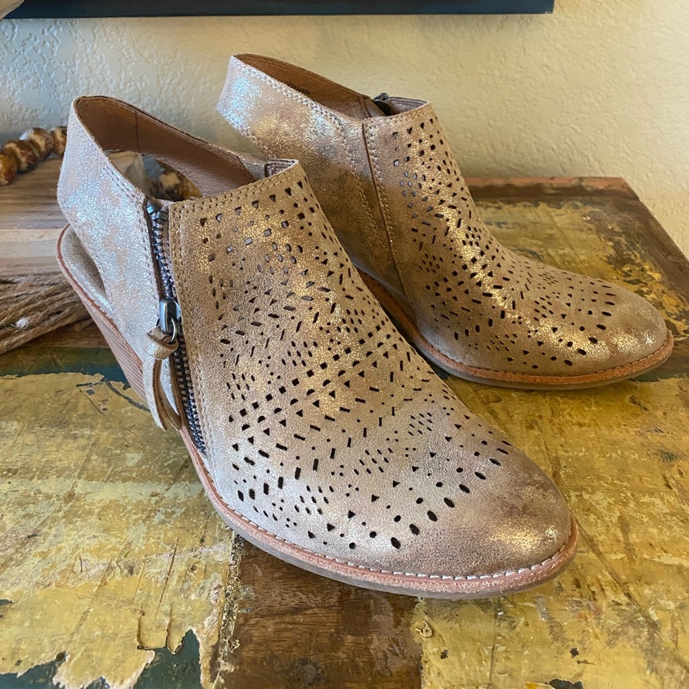 Sofft booties in metallic gold and tan